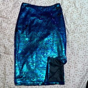 Eric and Lani Blue Green Sequined pencil skirt with side split. Size M. NWOT